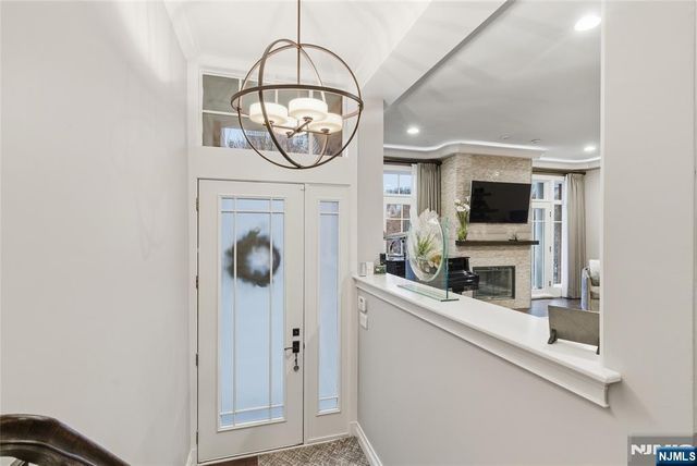 119 Hudson Cove, Edgewater, NJ 07020