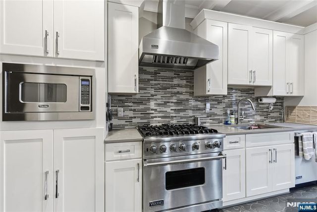 119 Hudson Cove, Edgewater, NJ 07020