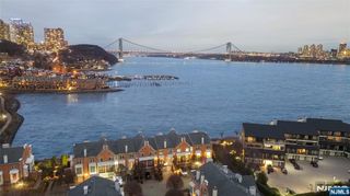 119 Hudson Cove, Edgewater, NJ 07020
