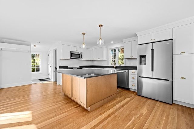 11 Great Lake Dr, Sudbury, MA 01776