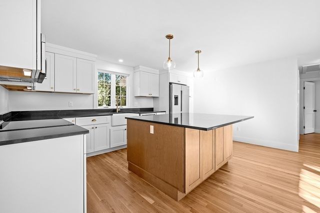 11 Great Lake Dr, Sudbury, MA 01776