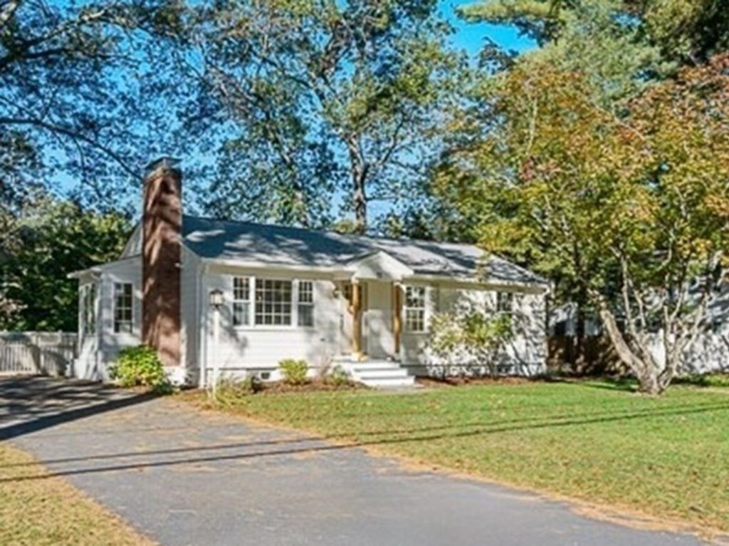 11 Great Lake Dr, Sudbury, MA 01776
