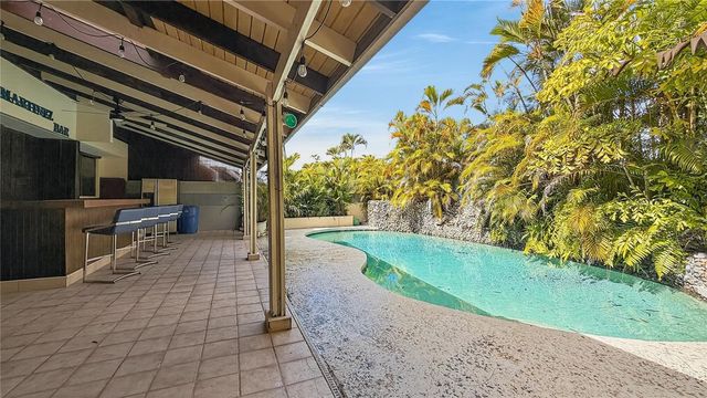 1 ESTANCIAS DE SAN FERNANDO, Carolina, PR 00985