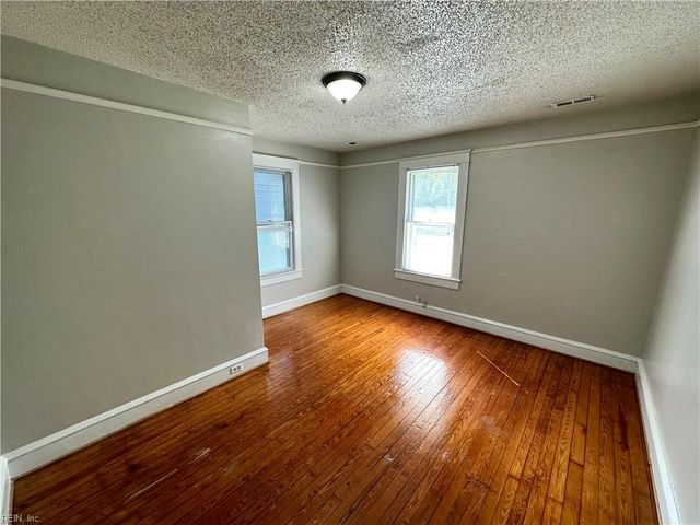 321 50th ST, Newport News, VA 23607