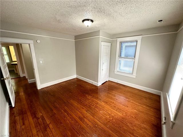 321 50th ST, Newport News, VA 23607