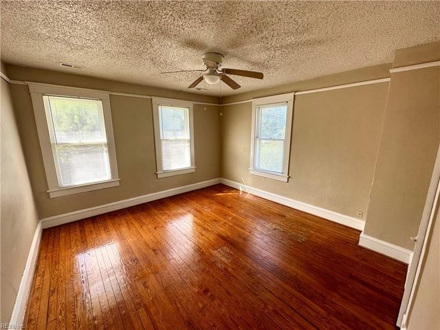 321 50th ST, Newport News, VA 23607