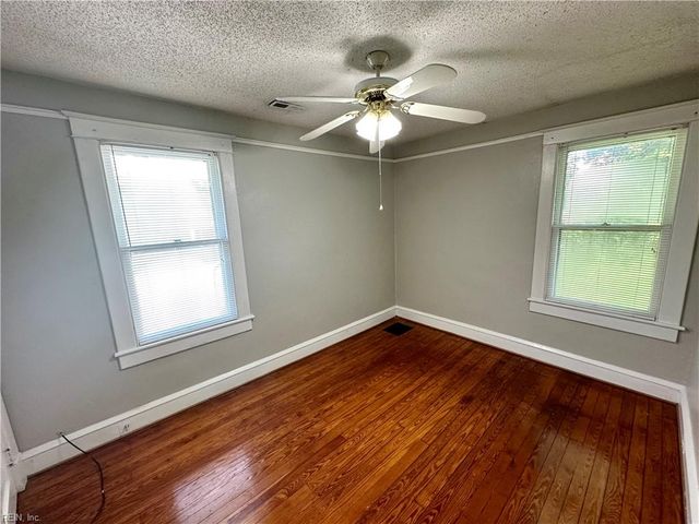 321 50th ST, Newport News, VA 23607