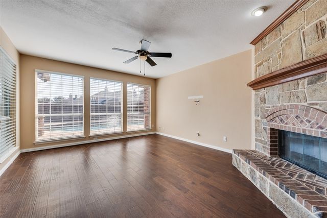 2467 Harbour Drive, Grand Prairie, TX 75054