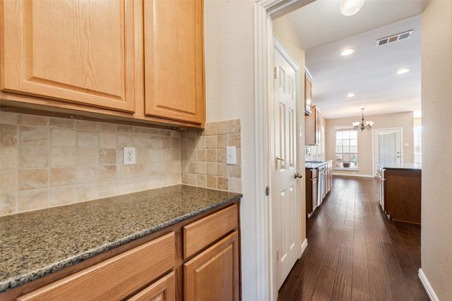 2467 Harbour Drive, Grand Prairie, TX 75054