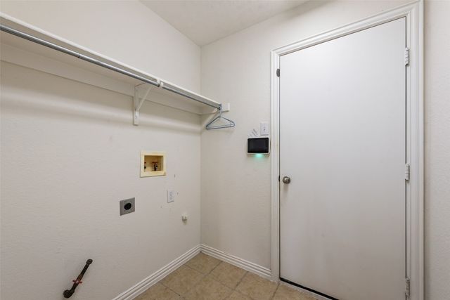 2467 Harbour Drive, Grand Prairie, TX 75054