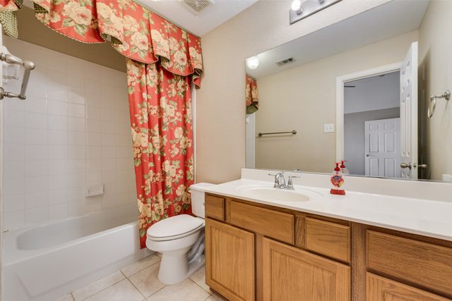 2467 Harbour Drive, Grand Prairie, TX 75054