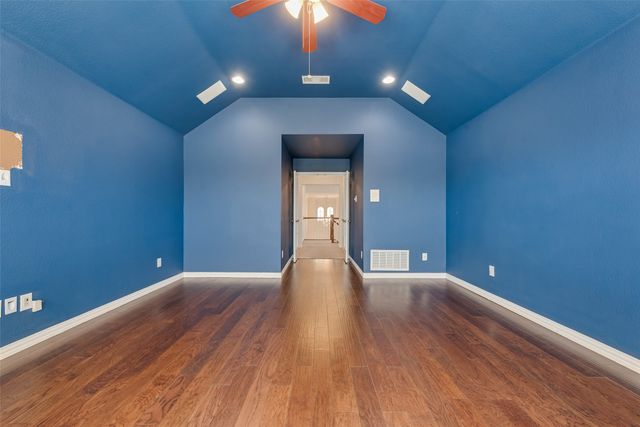 2467 Harbour Drive, Grand Prairie, TX 75054