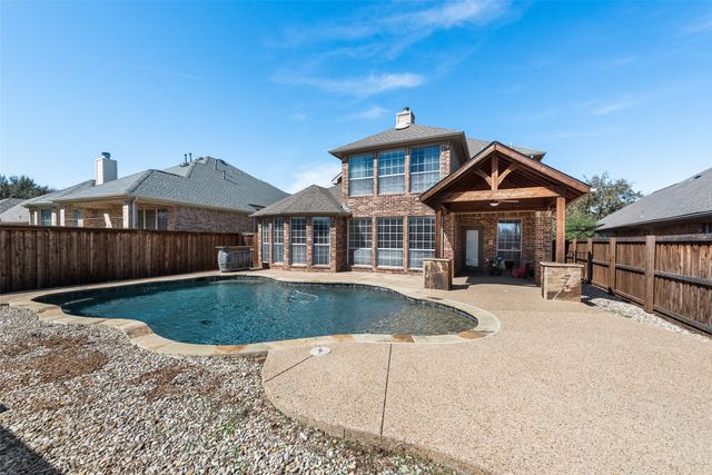 2467 Harbour Drive, Grand Prairie, TX 75054