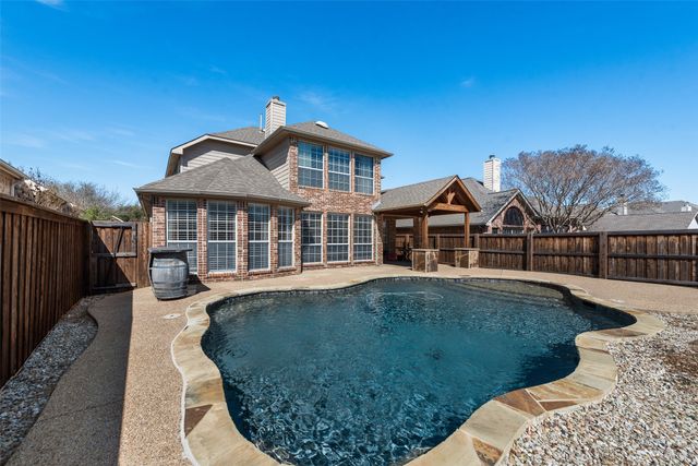 2467 Harbour Drive, Grand Prairie, TX 75054