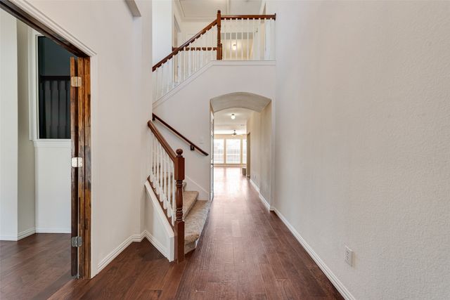 2467 Harbour Drive, Grand Prairie, TX 75054