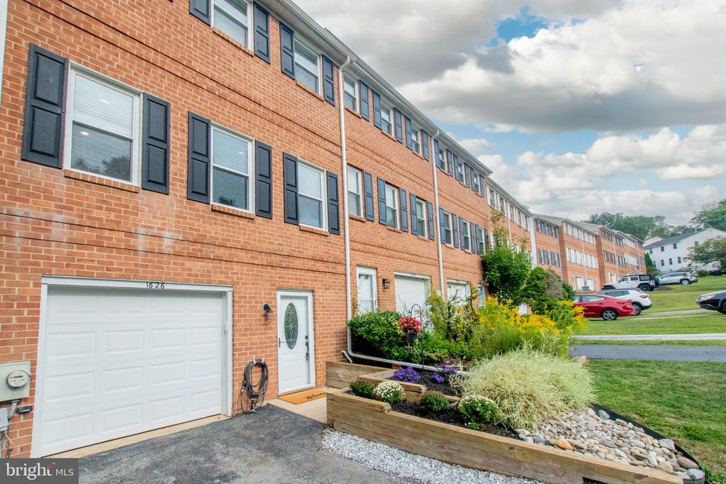 1626 S COVENTRY LN, West Chester, PA 19382