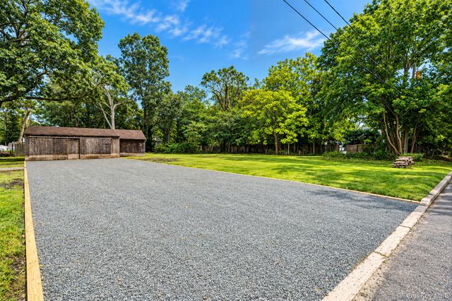 61 Bank Street, Center Moriches, NY 11934