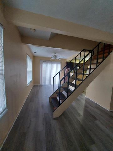 2450 Winding Hills Court, Columbus, OH 43224