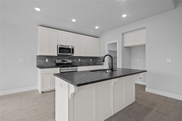 6401 NW Harley Street, Bentonville, AR 72713