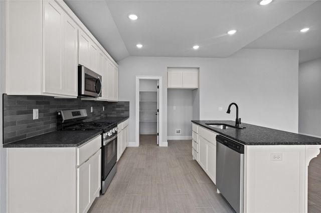 6401 NW Harley Street, Bentonville, AR 72713