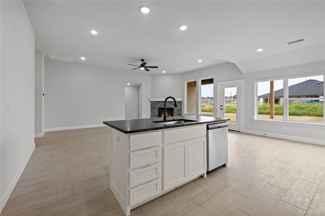 6401 NW Harley Street, Bentonville, AR 72713