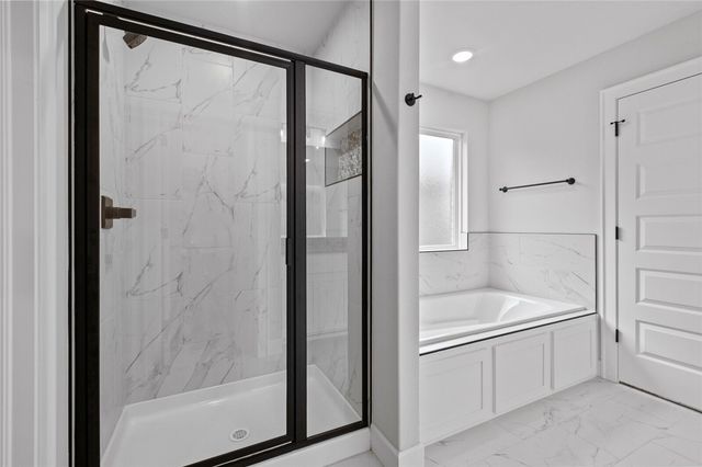 6401 NW Harley Street, Bentonville, AR 72713