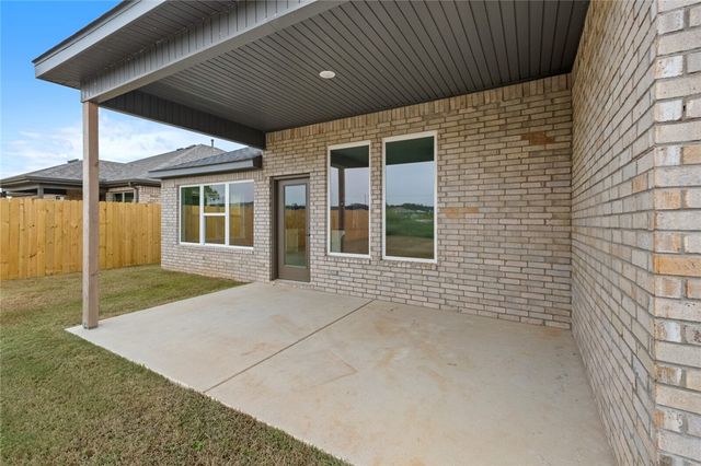 6401 NW Harley Street, Bentonville, AR 72713