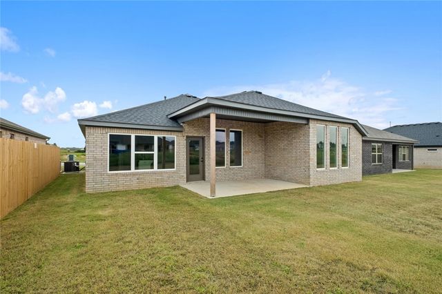 6401 NW Harley Street, Bentonville, AR 72713