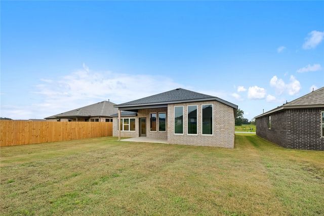 6401 NW Harley Street, Bentonville, AR 72713