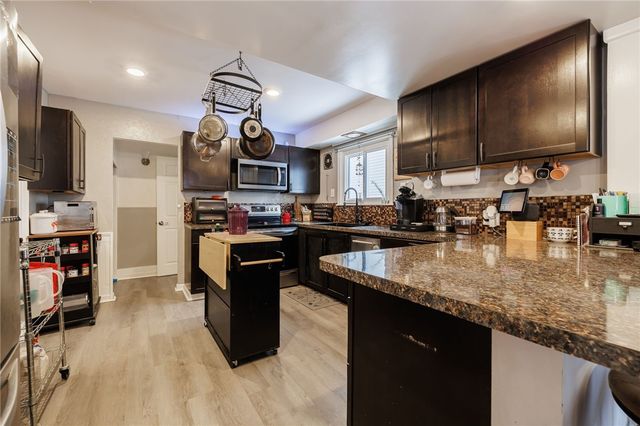 5 Ellis Drive, Gates, NY 14624