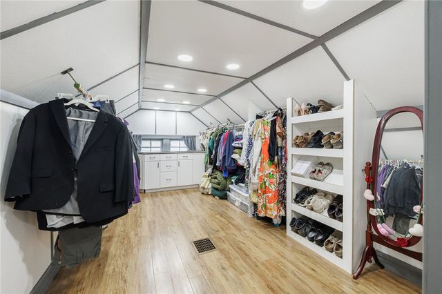 5 Ellis Drive, Gates, NY 14624