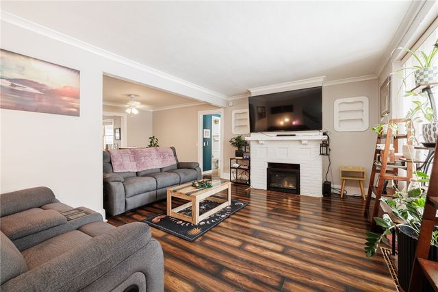 5 Ellis Drive, Gates, NY 14624