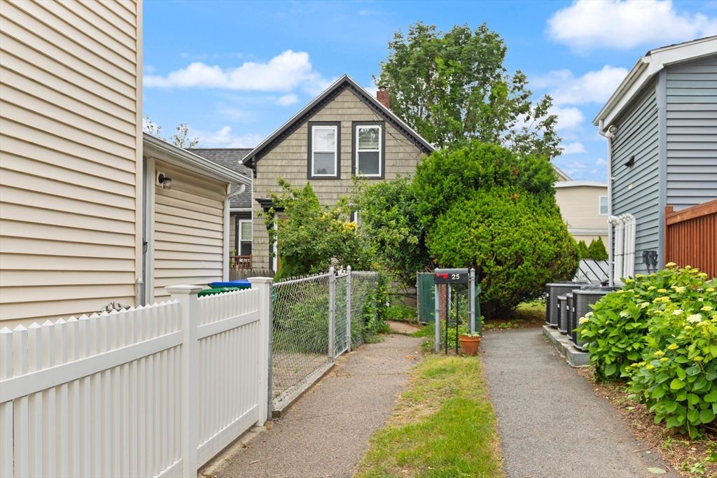 25 Fulton St, Medford, MA 02155