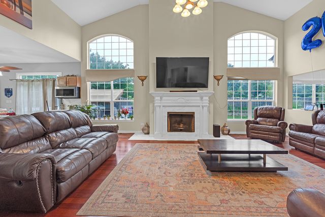 1300 Palisades Drive, Bolingbrook, IL 60490