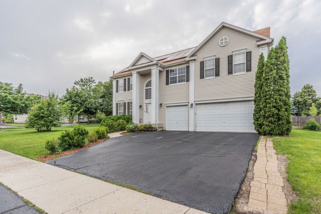 1300 Palisades Drive, Bolingbrook, IL 60490