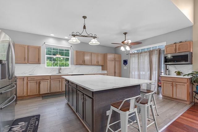 1300 Palisades Drive, Bolingbrook, IL 60490