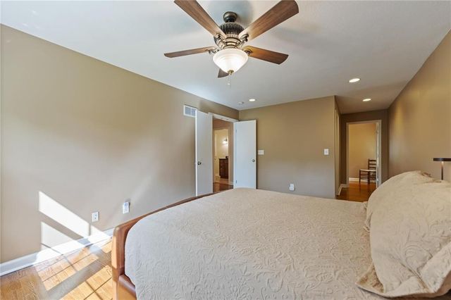 8024 Cherokee Lane, Leawood, KS 66206