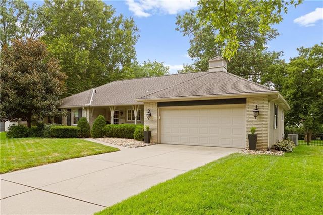 8024 Cherokee Lane, Leawood, KS 66206