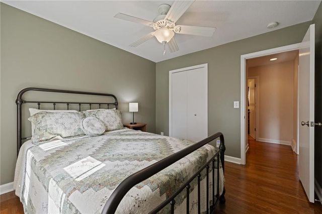 8024 Cherokee Lane, Leawood, KS 66206