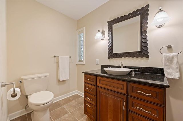 8024 Cherokee Lane, Leawood, KS 66206