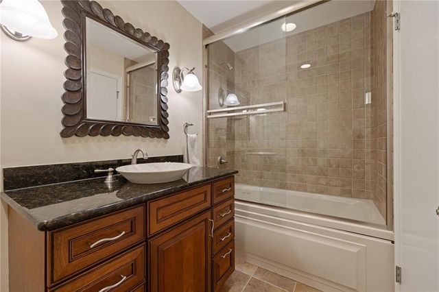 8024 Cherokee Lane, Leawood, KS 66206