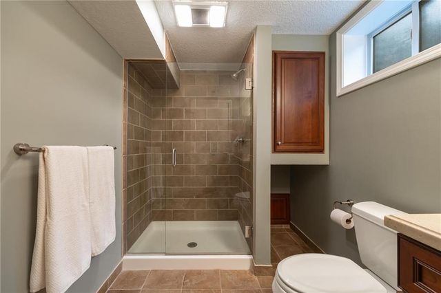 8024 Cherokee Lane, Leawood, KS 66206