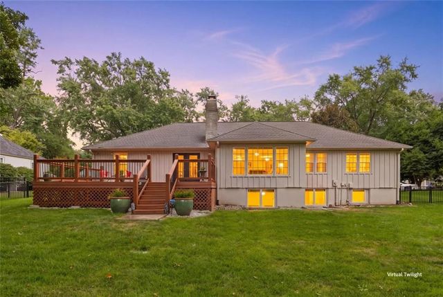 8024 Cherokee Lane, Leawood, KS 66206