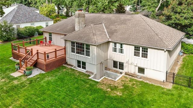 8024 Cherokee Lane, Leawood, KS 66206
