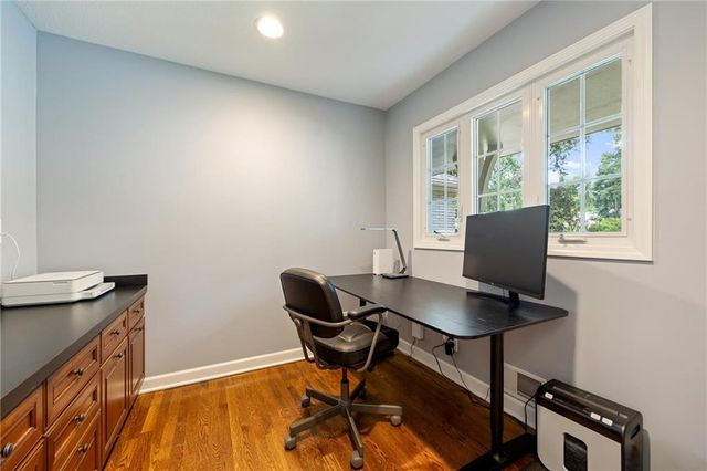 8024 Cherokee Lane, Leawood, KS 66206