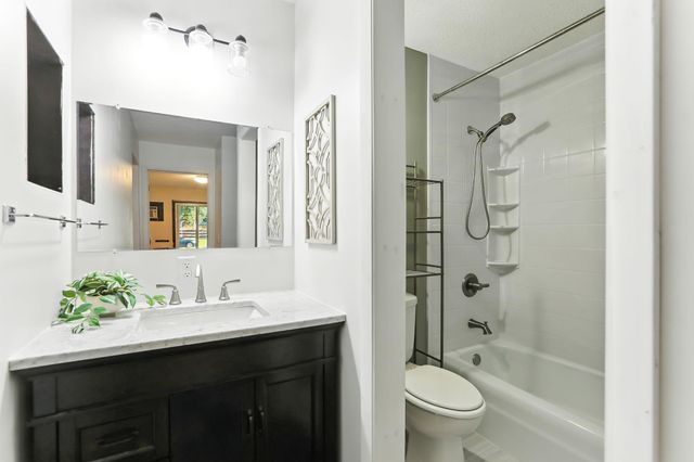 4207 Lakeside Avenue N 134, Brooklyn Center, MN 55429