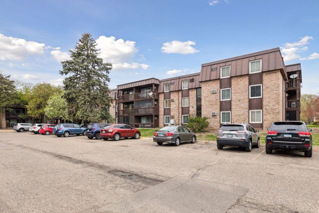 4207 Lakeside Avenue N 134, Brooklyn Center, MN 55429