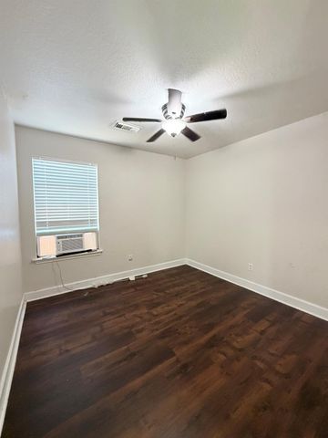 15527 Martineau Street, Houston, TX 77032