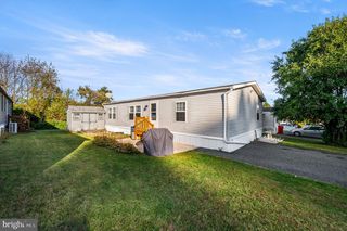 328 ASHFORD LN, Hereford, PA 18056