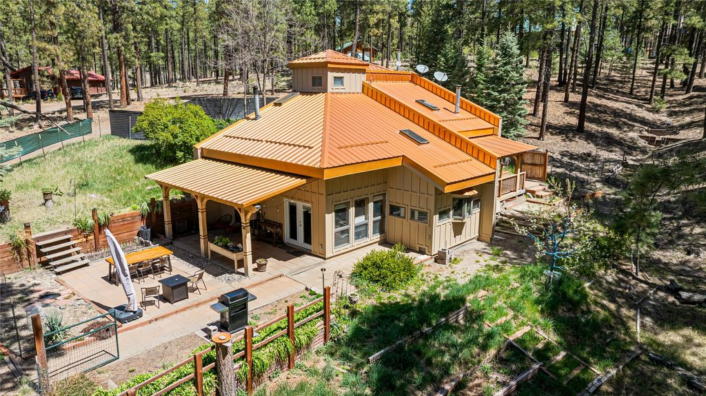 Image 30 of property listing at 187 Trilobite Trail, Jemez Springs, NM 87025